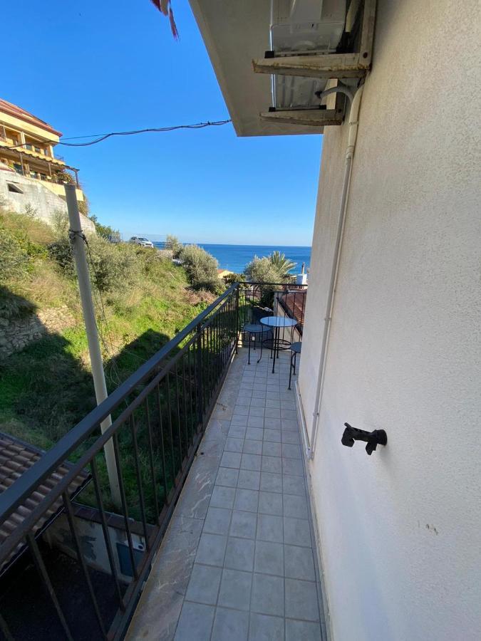Nick & Santo'S Holiday Homes B&B Giardini Naxos Eksteriør billede