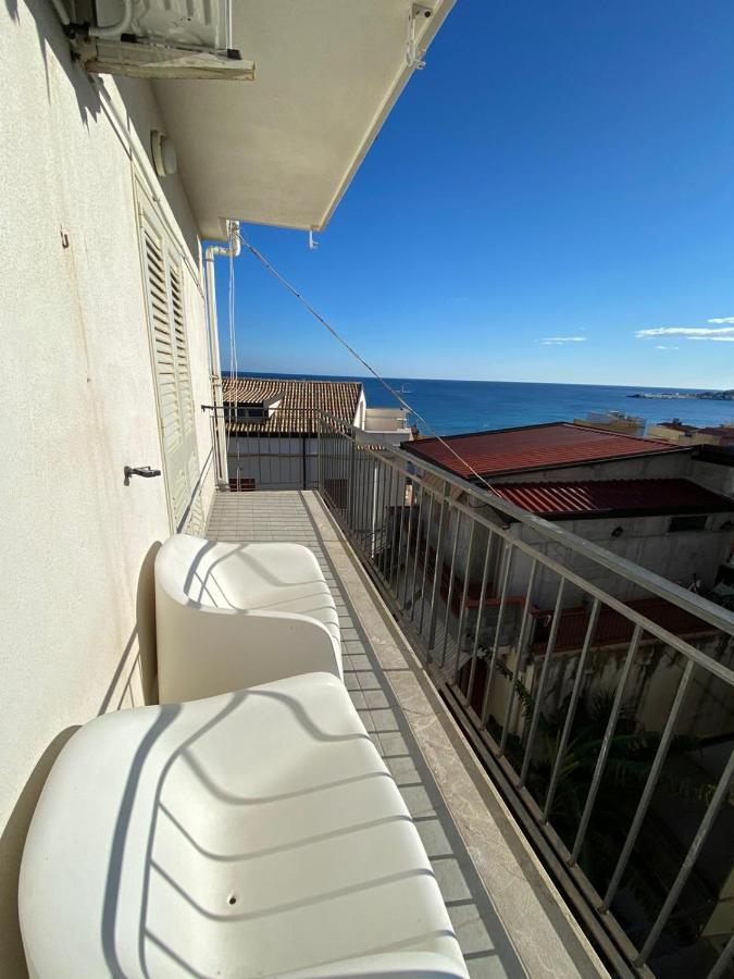 Nick & Santo'S Holiday Homes B&B Giardini Naxos Eksteriør billede
